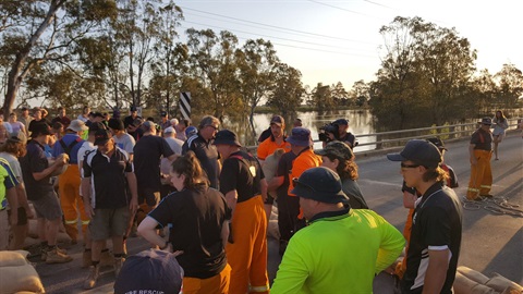 kerang - closing patchell bridge   8    19.10.22.jpg